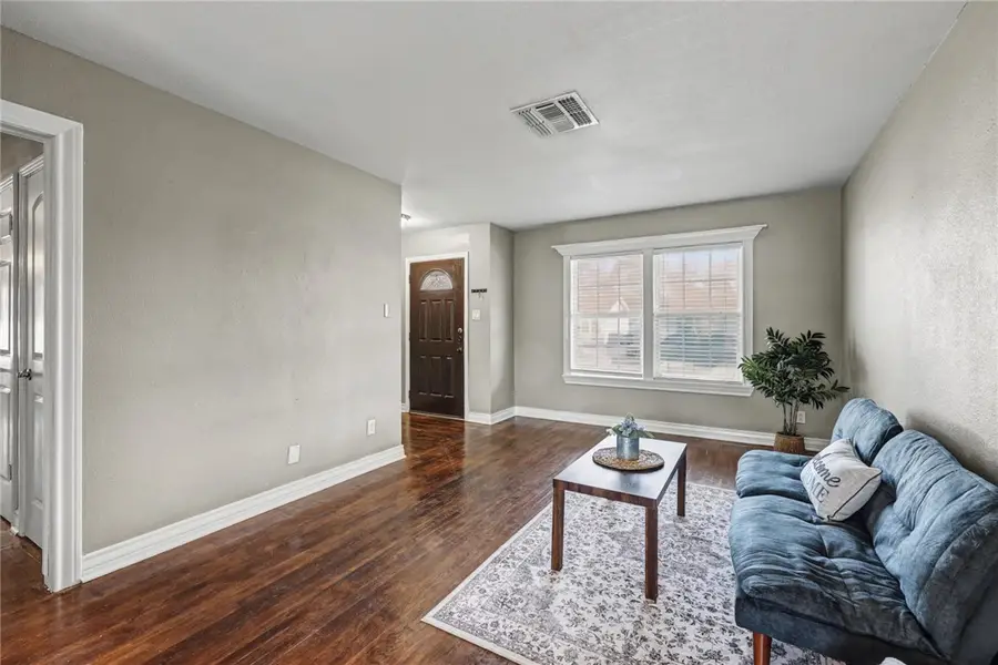 1010 Catalina, Corpus Christi, TX 78411 - Image #2