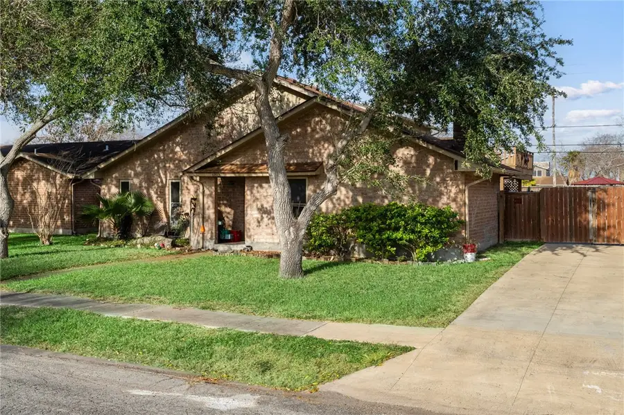 6813 Braesvalley Drive, Corpus Christi, TX 78413 - Image #2