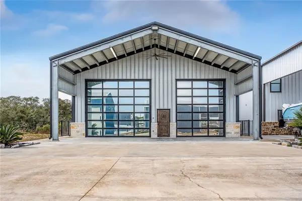 82 Circle Hook, Port O'Connor, TX 77982