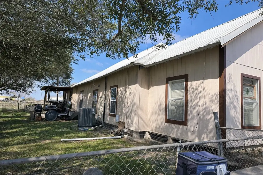 10391 Highway 359, Orange Grove, TX 78372 - #1