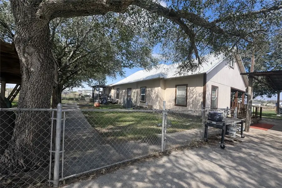 10391 Highway 359, Orange Grove, TX 78372 - #2