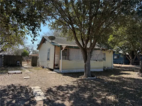 1409 E Santa Gertrudis Street, Kingsville, TX 78363