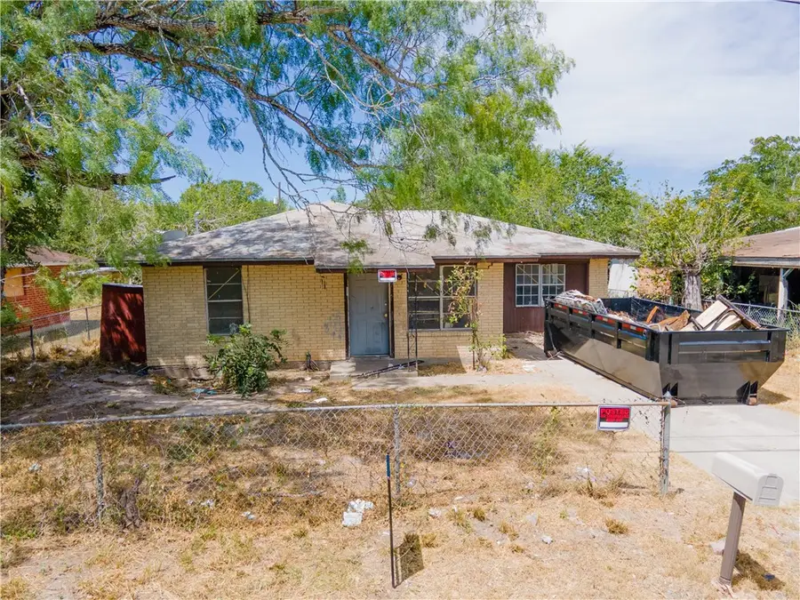 205 Brazos, Beeville, TX 78102 - #2