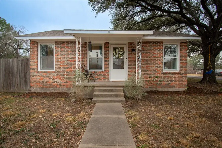 1711 N Washington Street, Beeville, TX 78102 - #2