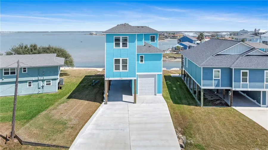125 Lakeview, Rockport, TX 78382 - Image #2