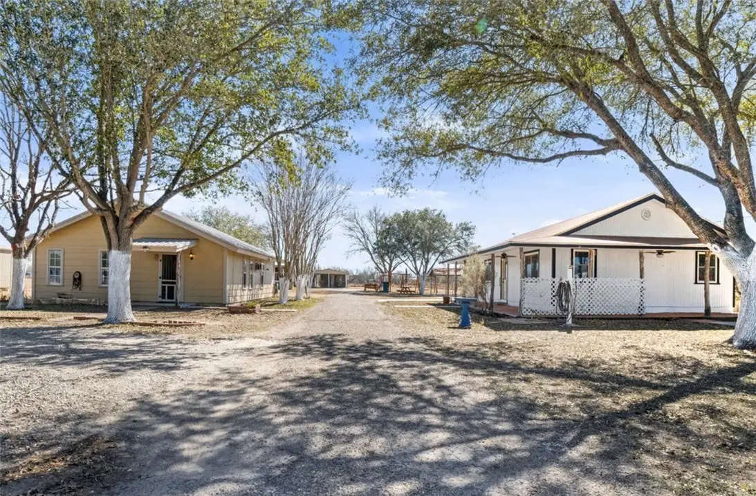 310 & 312 E Sullivan Street, Skidmore, TX 78389 - #1