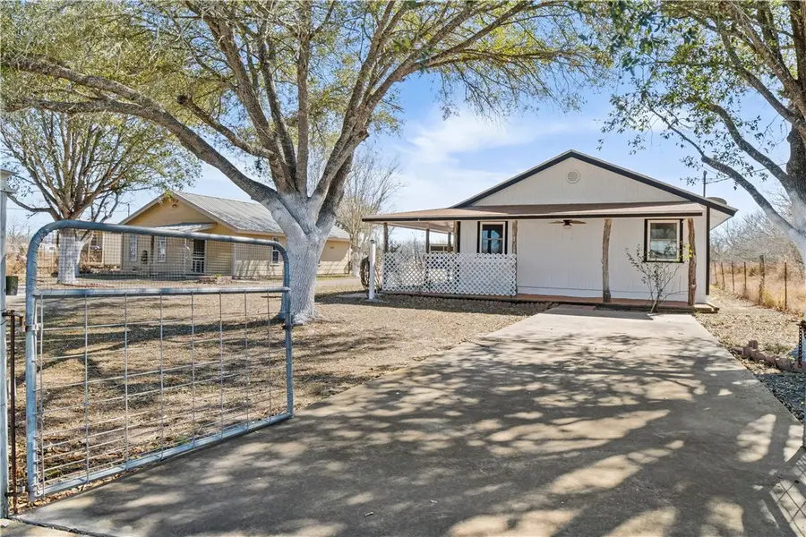 310 & 312 E Sullivan Street, Skidmore, TX 78389 - #3