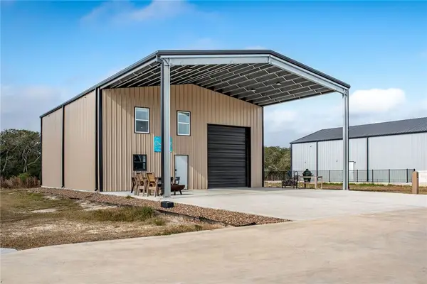 96 Circle Hook, Port O'Connor, TX 77982