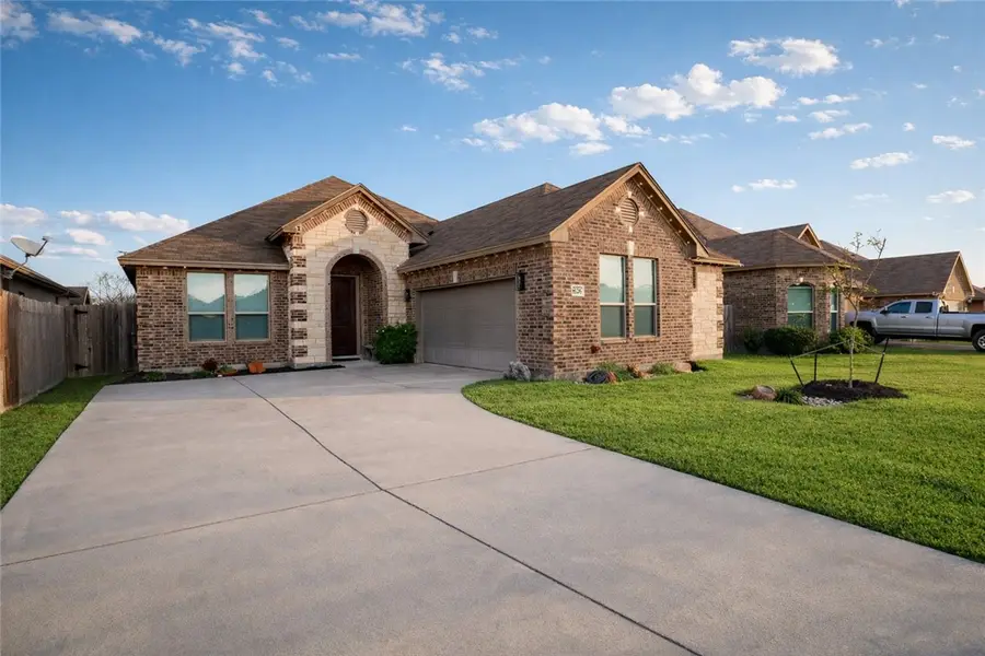 8126 Resplandor Street, Corpus Christi, TX 78414 - Image #2