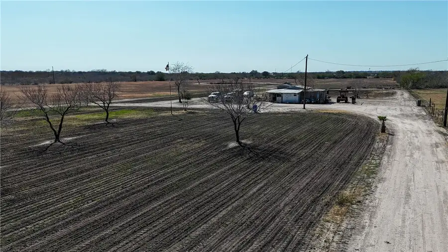 166 E County Road 303, Orange Grove, TX 78372 - #2