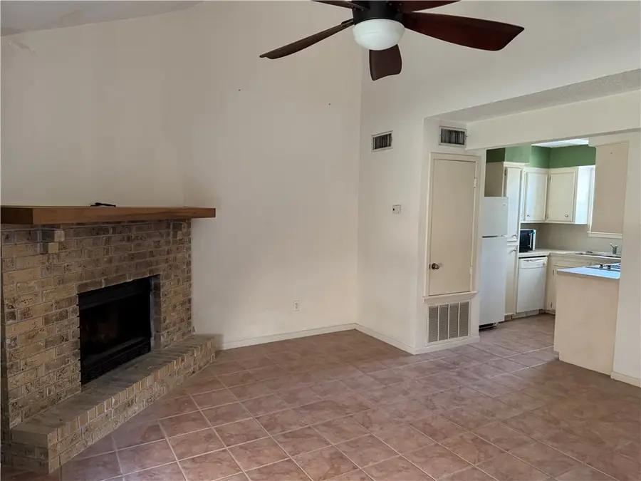 15217 Leeward Drive #3A, Corpus Christi, TX 78418 - #3