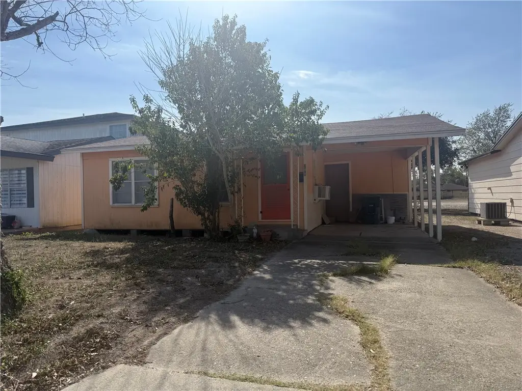 708 Louis Street, Alice, TX 78332 - #1