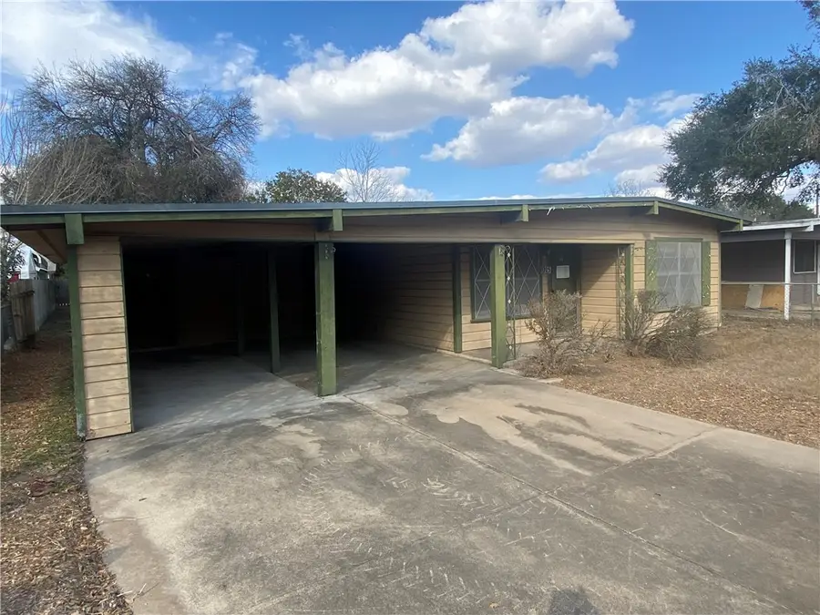 1015 Louis Street, Alice, TX 78332 - #3