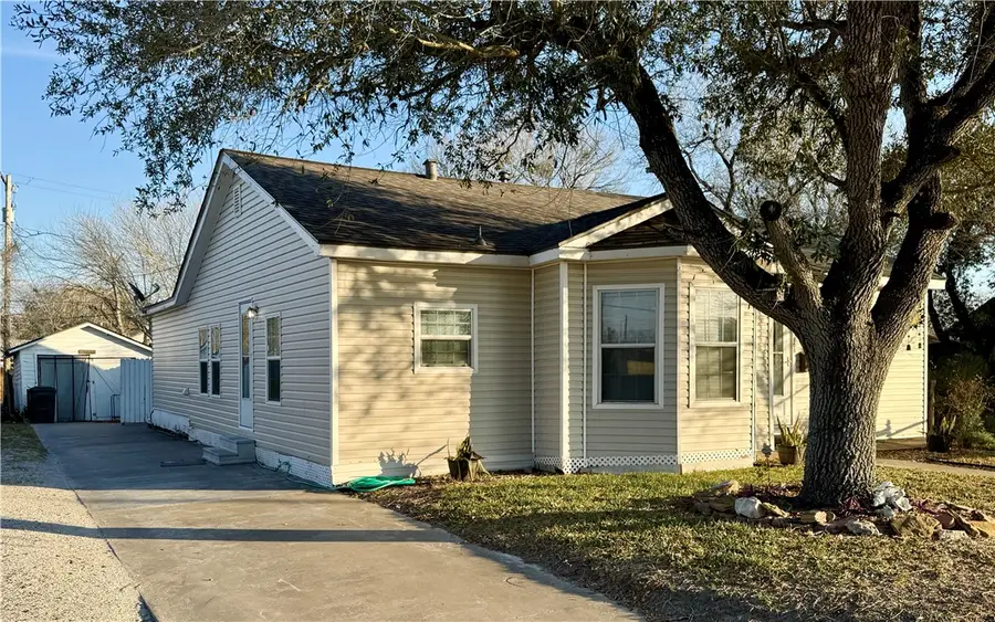 808 Fetick Avenue, Taft, TX 78390 - #3
