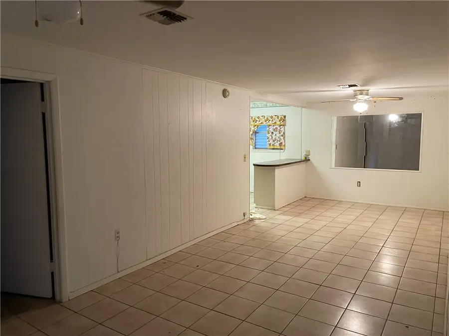 1101 Dewey Avenue, Alice, TX 78332 - #3