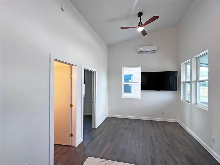 110 Landry Circle #110, Rockport, TX 78382 - #3