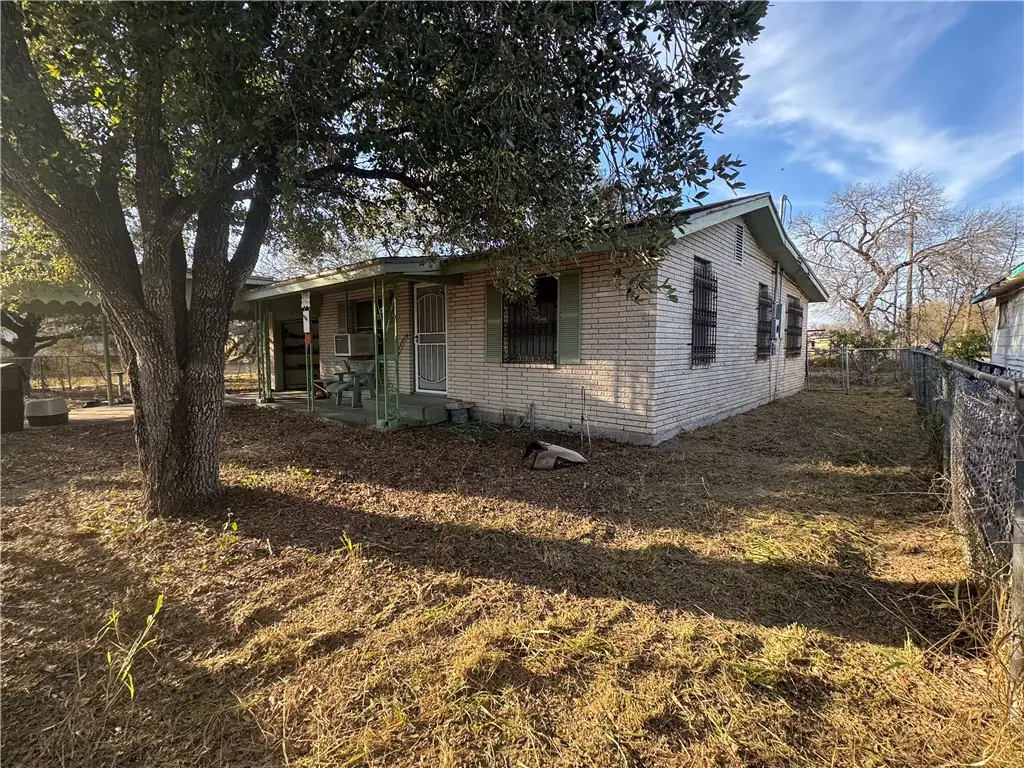 1248 E Kleberg Avenue, Kingsville, TX 78363 - #1