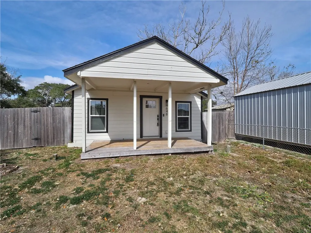 648 S 9th, Aransas Pass, TX 78336 - #1