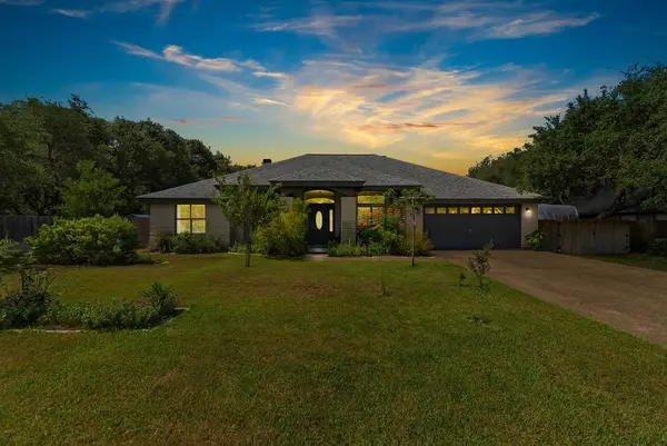 112 Poquito Drive, Rockport, TX 78382