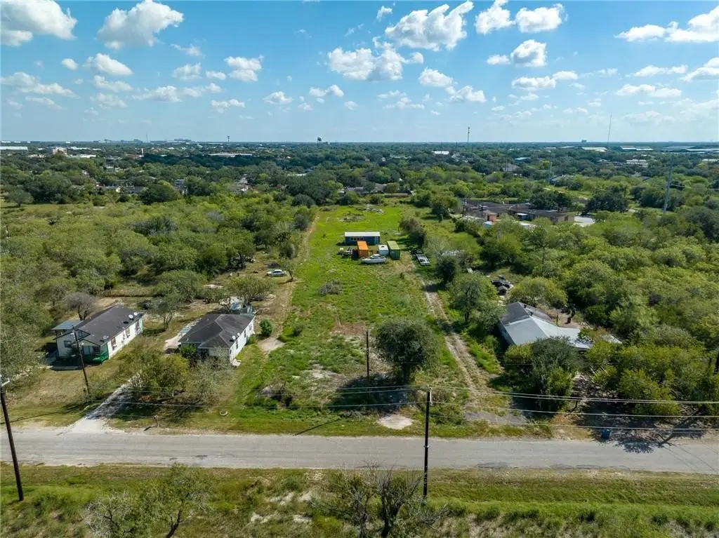 505 1/2 Cemetery Street, Sinton, TX 78387 - #1