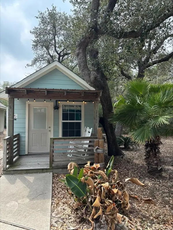 5481 Highway 35 N #6, Rockport, TX 78382