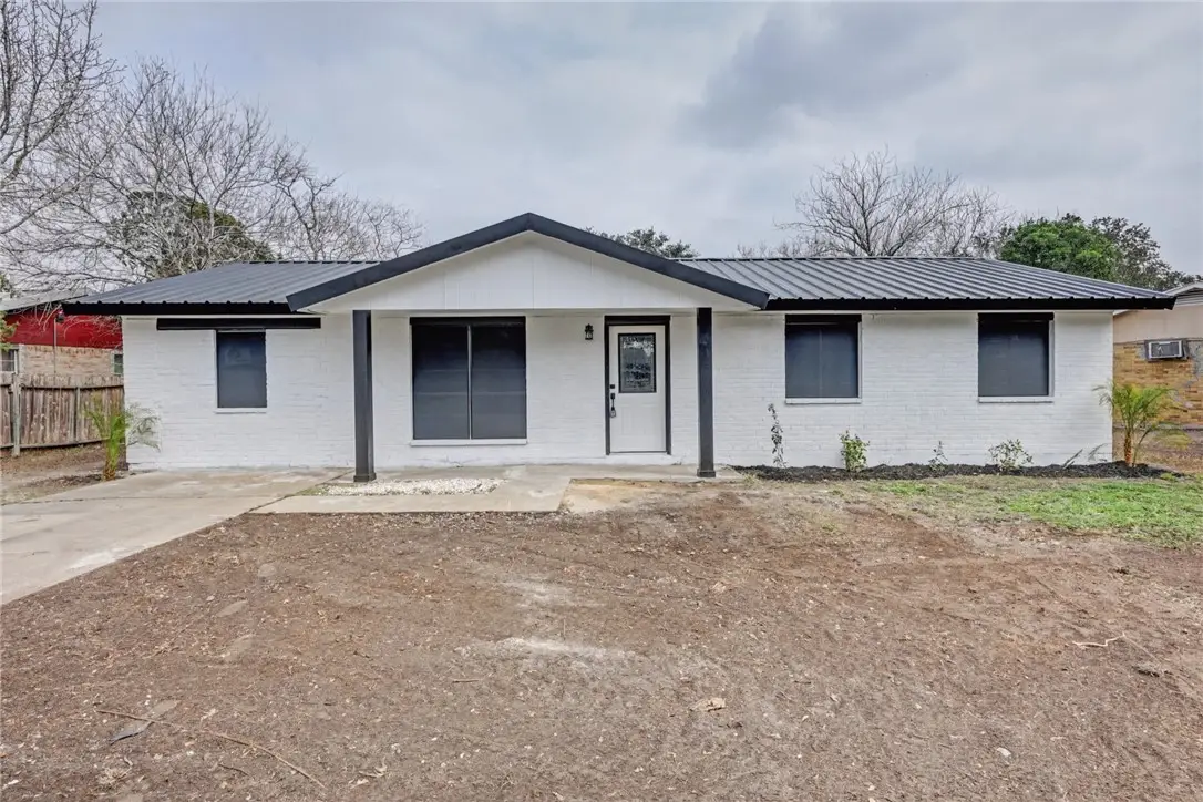 302 Palm Tree Drive, Mathis, TX 78368 - #1