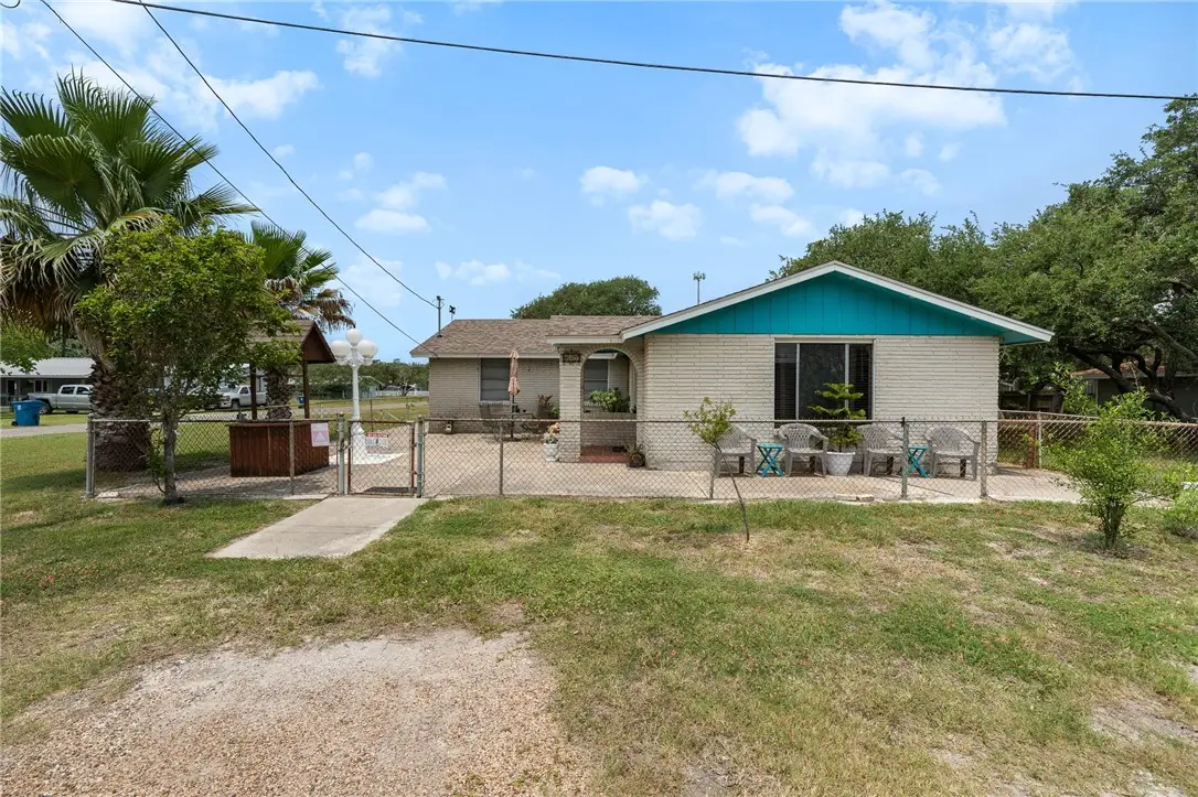 627 S Fuqua Street, Rockport, TX 78382 - #1