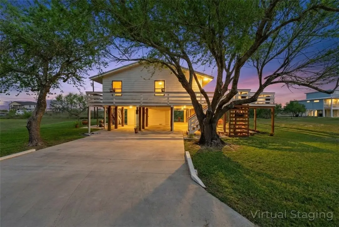 341-342 W Misty Oak, Rockport, TX 78382 - #1