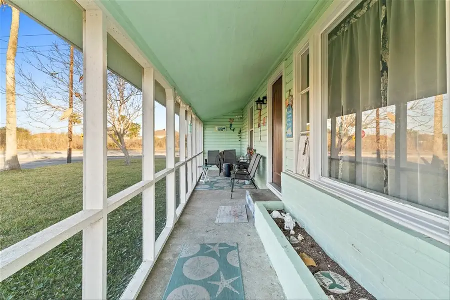 243 E Magnolia Avenue, Aransas Pass, TX 78336 - #3