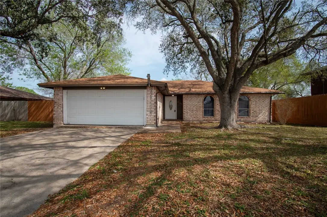 6218 Londonderry Drive, Corpus Christi, TX 78415 - #1