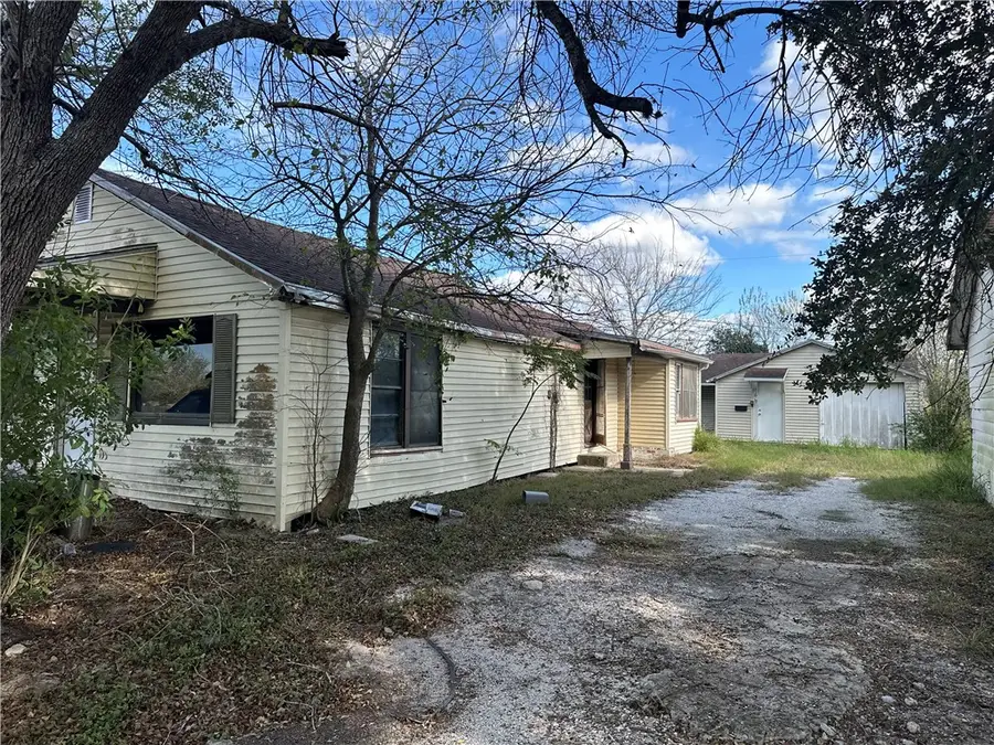 510 James Street, Refugio, TX 78377 - #3