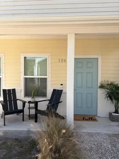 124 Lavaca Circle, Rockport, TX 78382