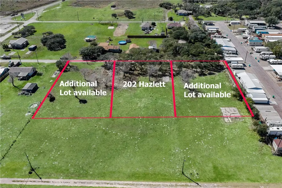202 Hazlett Avenue, Aransas Pass, TX 78336 - #3