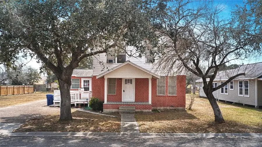 1016 E. Market, Sinton, TX 78387 - #2