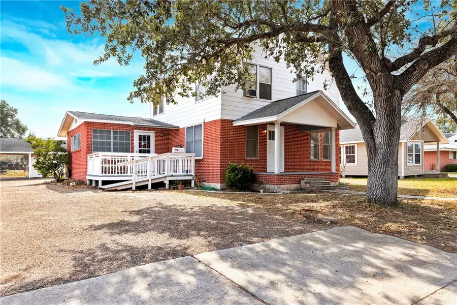 1016 E. Market, Sinton, TX 78387 - #3