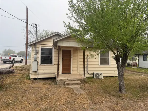 603 E Mesquite Street, Benavides, TX 78341