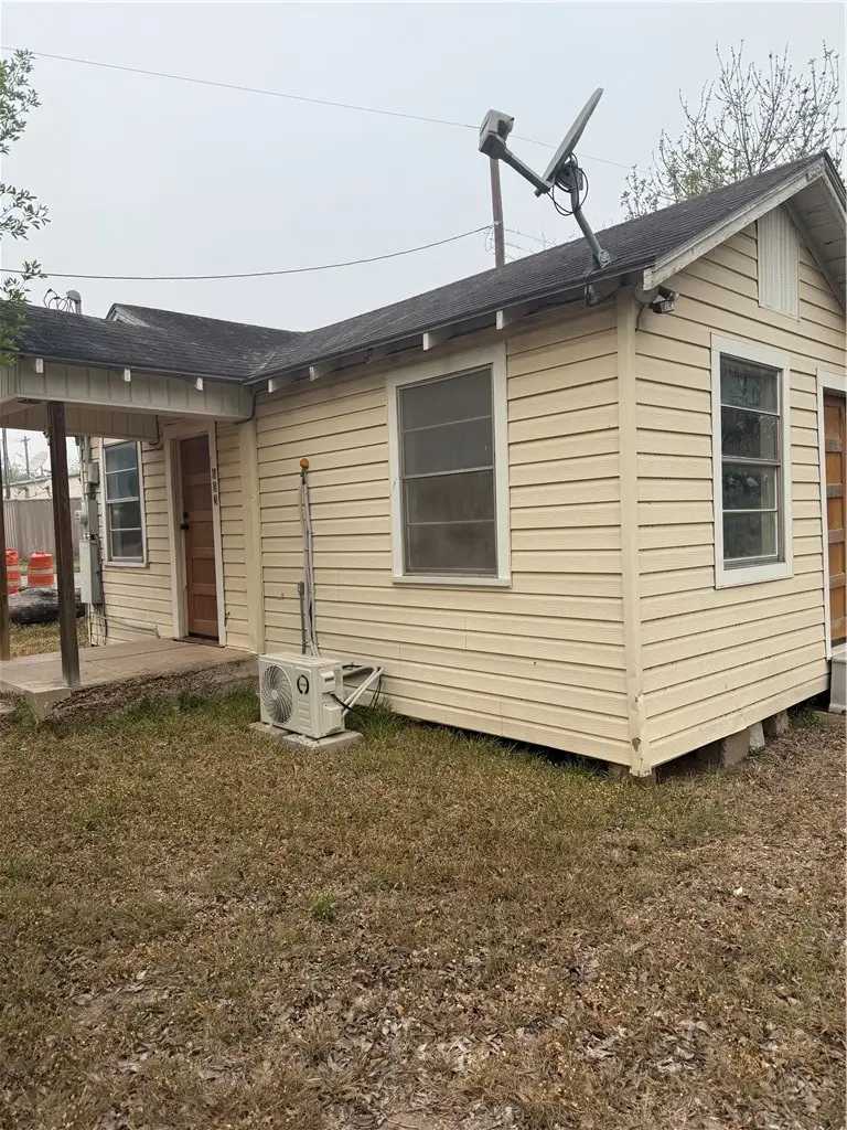 603 E Mesquite Street, Benavides, TX 78341 - #3