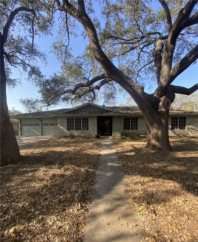 1119 Jefferson Street, Alice, TX 78332 - #1