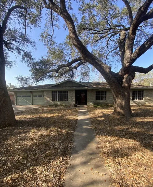 1119 Jefferson Street, Alice, TX 78332