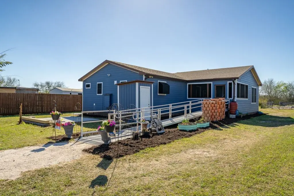 277 S County Road 307, Orange Grove, TX 78372 - #1