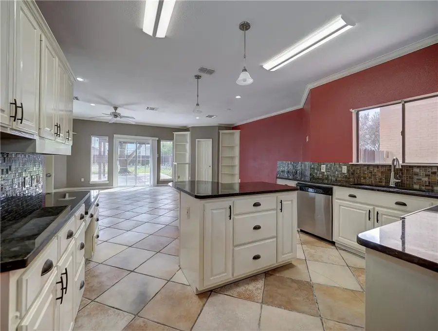 8206 Etienne Drive, Corpus Christi, TX 78414 - #2