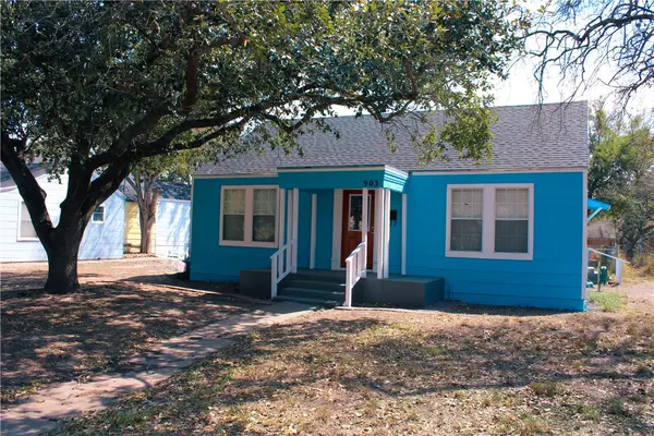 903 W Alice Avenue, Kingsville, TX 78363