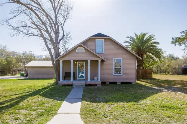901 S Eugenia Street, Orange Grove, TX 78372