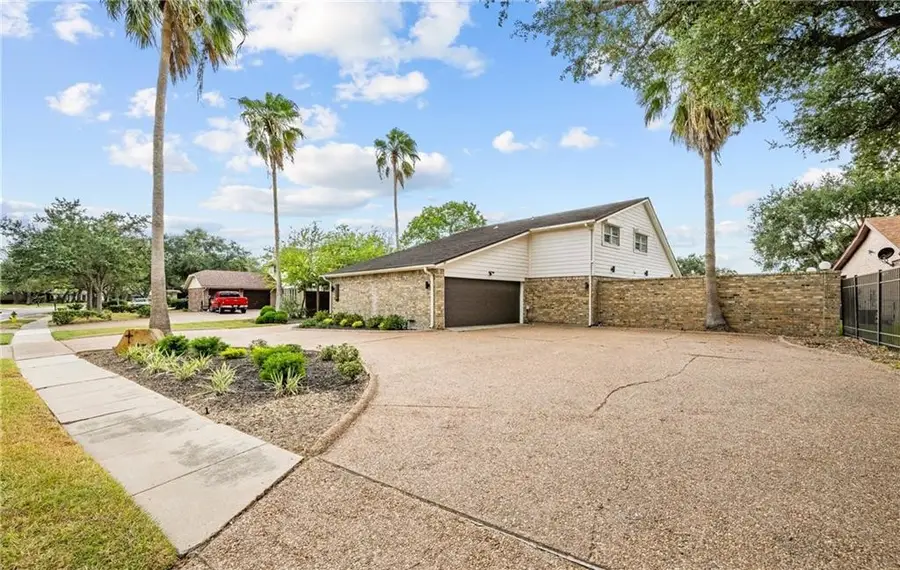 6113 Lost Creek Drive, Corpus Christi, TX 78413 - #3