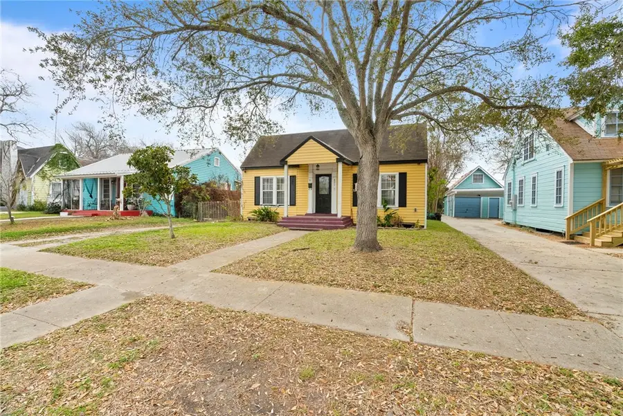 421 Palmero Street, Corpus Christi, TX 78404 - #2