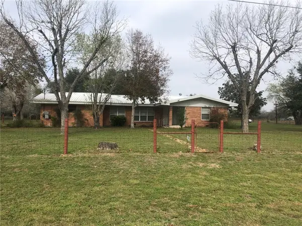 328 Yoward Street, Normanna, TX 78142