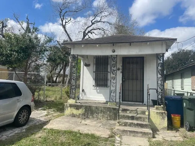 713 25th Street, Corpus Christi, TX 78405 - #2