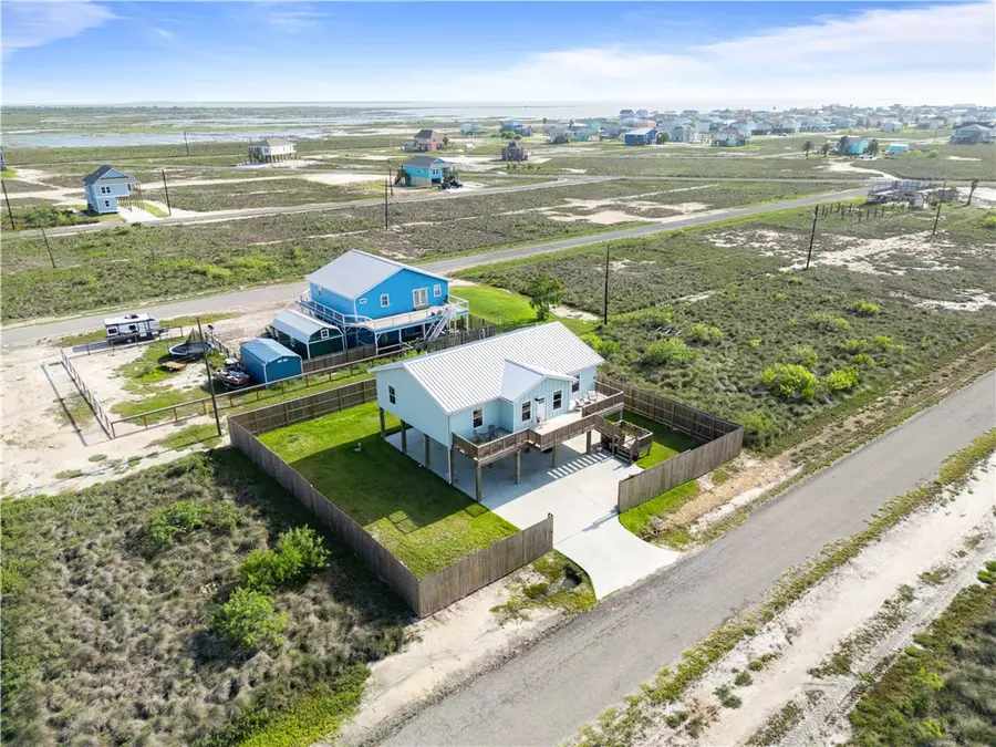 568 W Post Oak Lane, Rockport, TX 78382 - #3