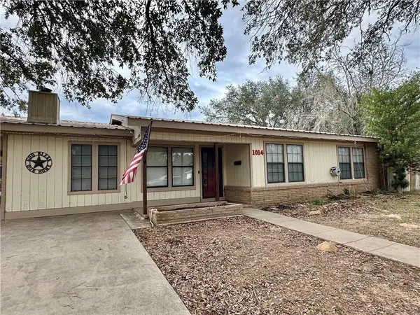 1014 Harvey, Pleasanton, TX 78064