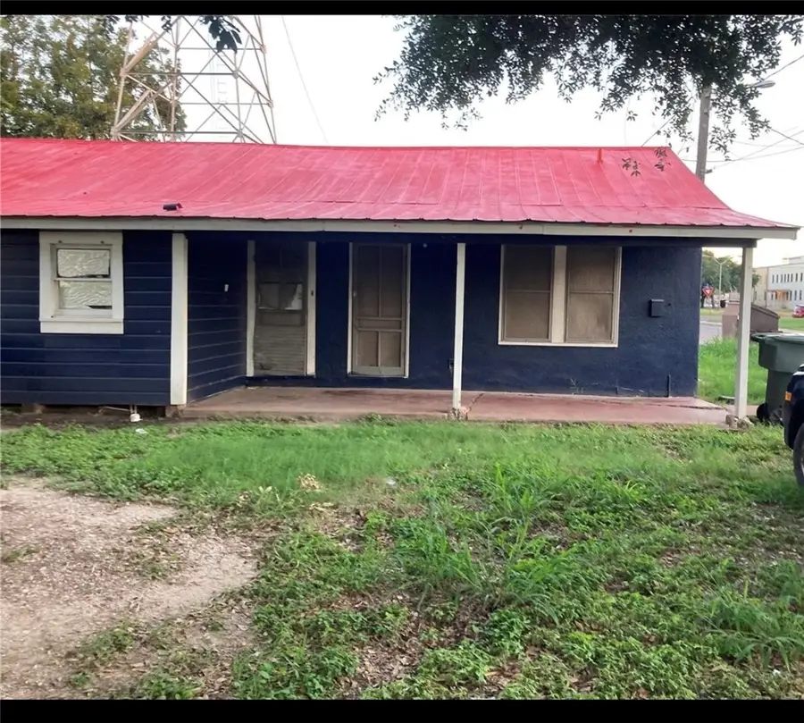 602 E 4th Street, Alice, TX 78332 - #2
